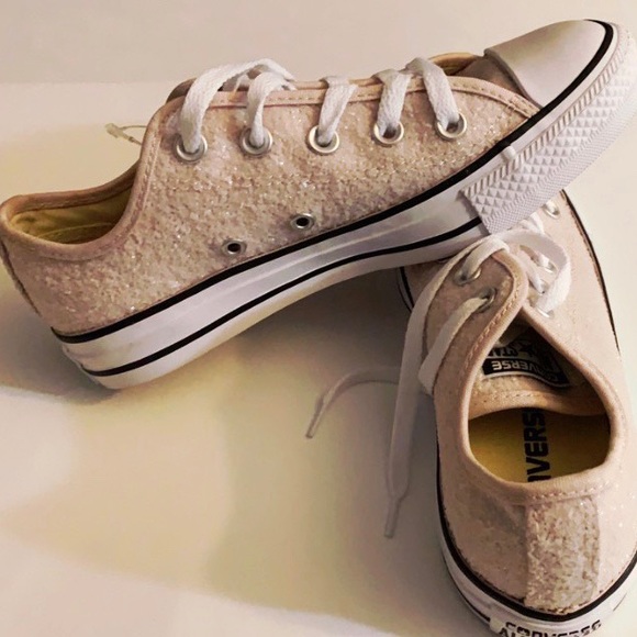 converse sandshoes